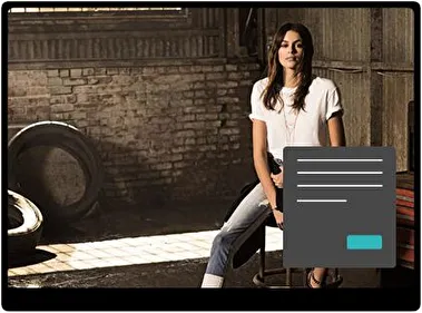 Kaia Gerber Dark theme for Windows 11