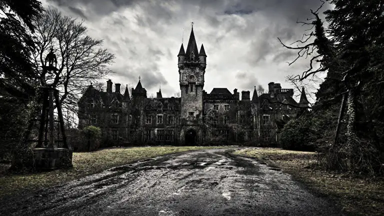 Abandoned Mansions theme for Windows 11 Slideshow image 1