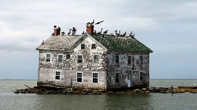 Abandoned Mansions theme for Windows 11 Slideshow image 4