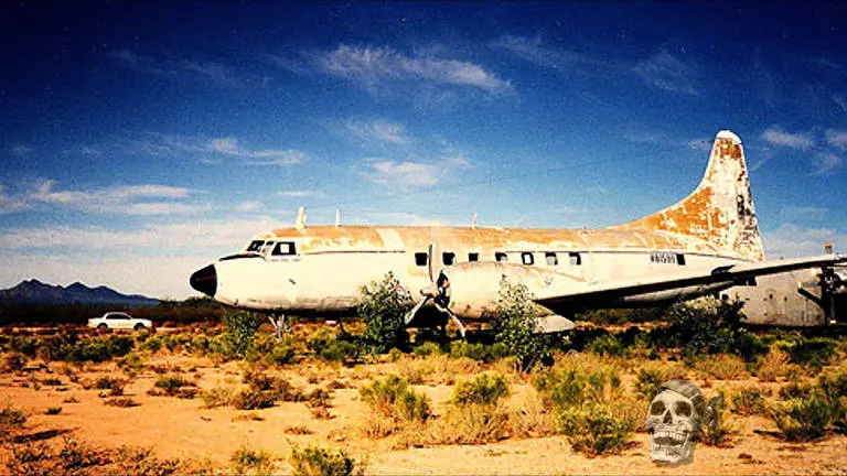 Abandoned Planes theme for Windows 11 Slideshow image 1