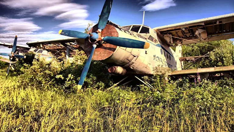 Abandoned Planes theme for Windows 11 Slideshow image 4
