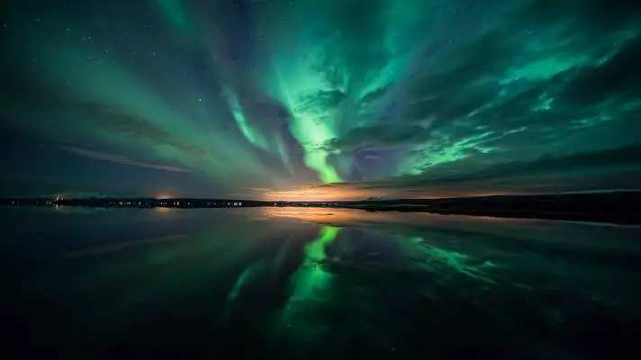 Aurora Borealis theme for Windows 11 Slideshow image 5