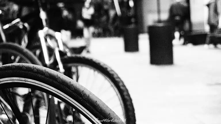 Bicycle Dark theme for Windows 11 Slideshow image 3