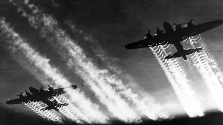 Black and White theme for Windows 11 Slideshow image 1