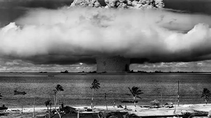 Black and White Dark theme for Windows 11 Slideshow image 1