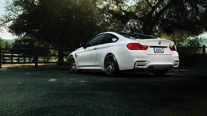 Bmw M4 Dark theme for Windows 11 Slideshow image 4
