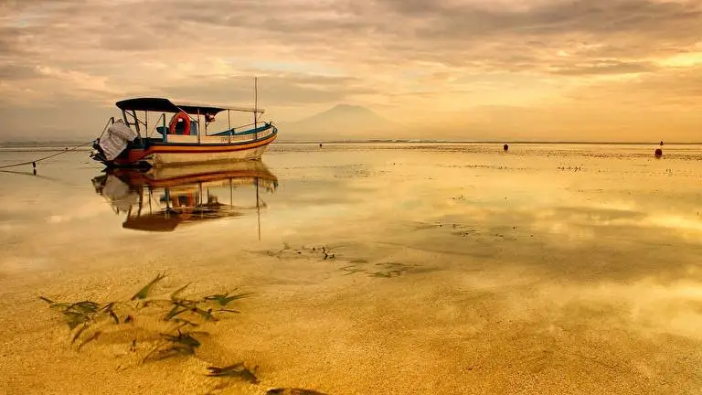 Boat theme for Windows 11 Slideshow image 3