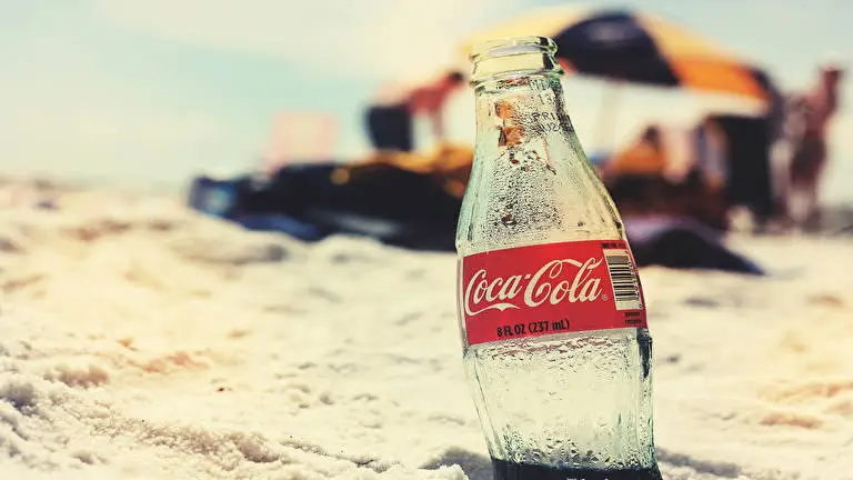 Cola Bottle theme for Windows 11 Slideshow image 4