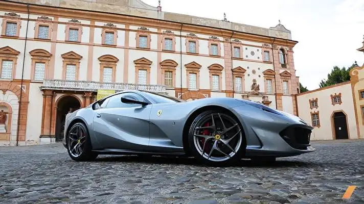 Ferrari 812 Superfast theme for Windows 11 Slideshow image 2