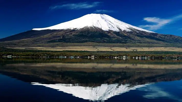 Japan Mountains Dark theme for Windows 11 Slideshow image 2