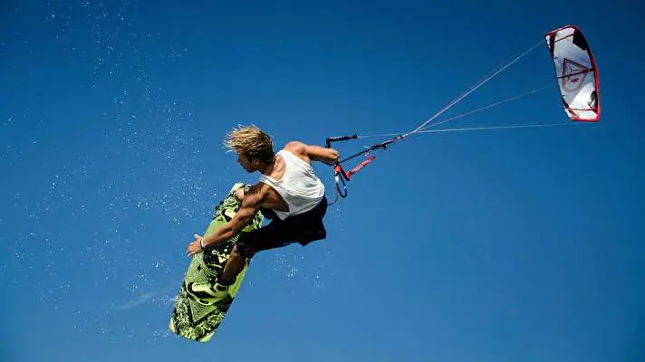 Kitesurfing theme for Windows 11 Slideshow image 2