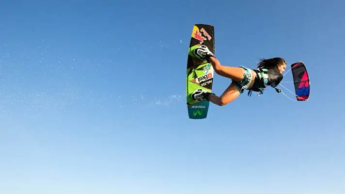 Kitesurfing theme for Windows 11 Slideshow image 3