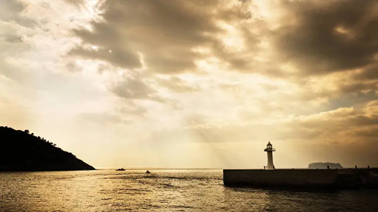 Lighthouse theme for Windows 11 Slideshow image 1