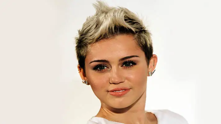 Miley Cyrus theme for Windows 11 Slideshow image 4