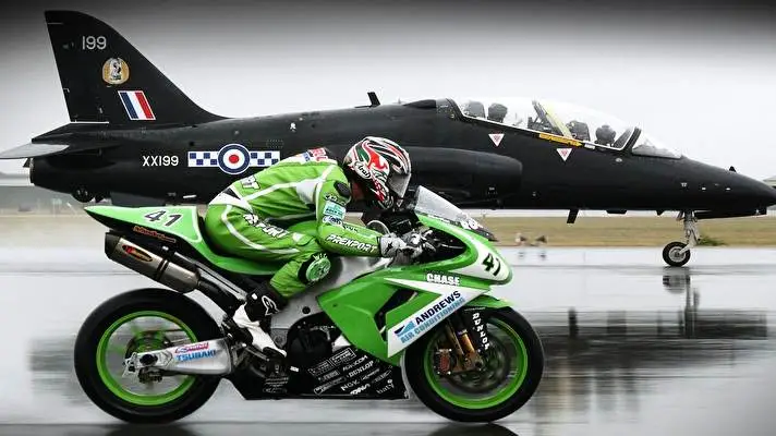 Motorcycle theme for Windows 11 Slideshow image 5