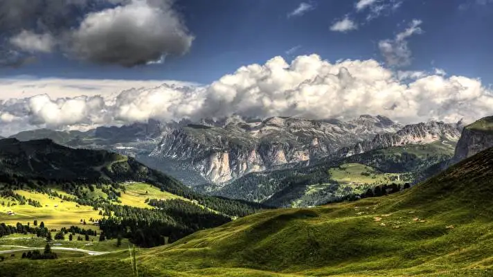 Mountain theme for Windows 11 Slideshow image 5