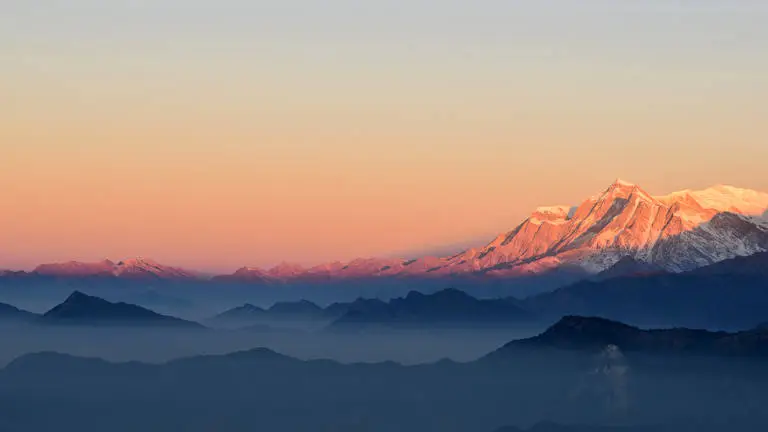 Mountains on Horizon theme for Windows 11 Slideshow image 2