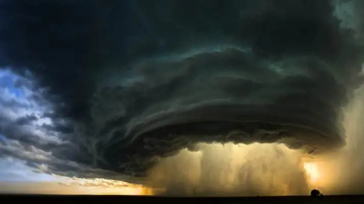 Storm theme for Windows 11 Slideshow image 4