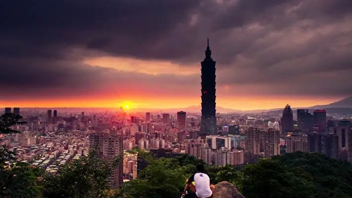 Taipei Dark theme for Windows 11 Slideshow image 3