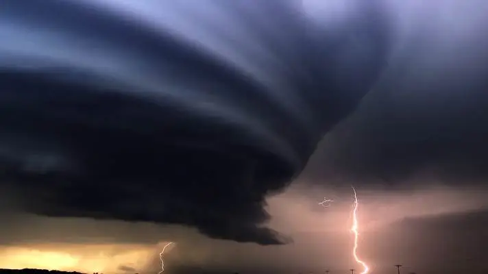 Tornado theme for Windows 11 Slideshow image 3