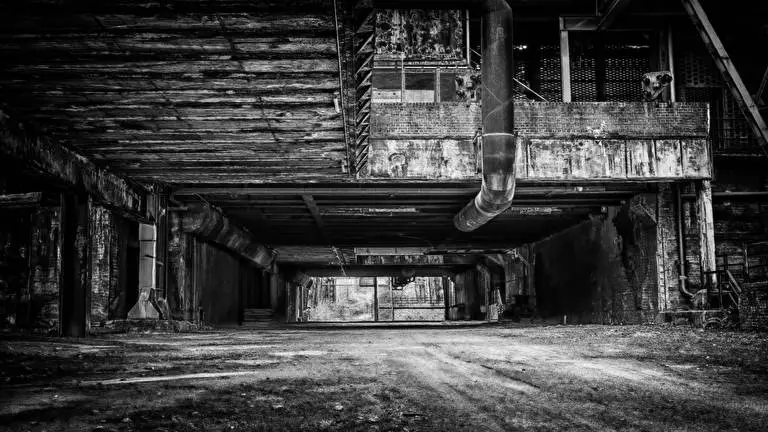 Urban Ruins theme for Windows 11 Slideshow image 2