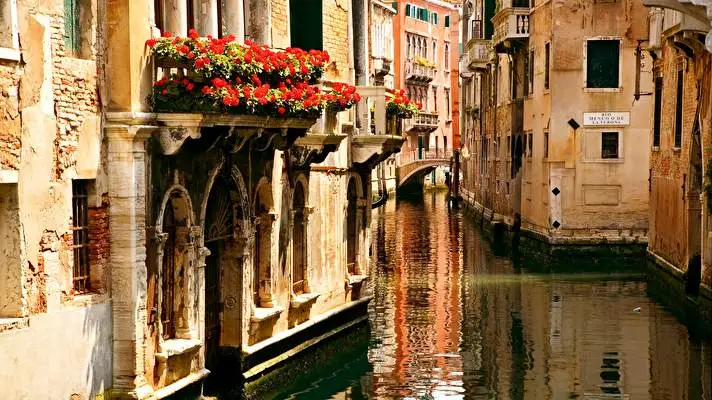 Venice theme for Windows 11 Slideshow image 3