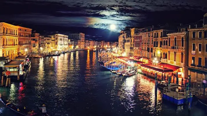 Venice theme for Windows 11 Slideshow image 4