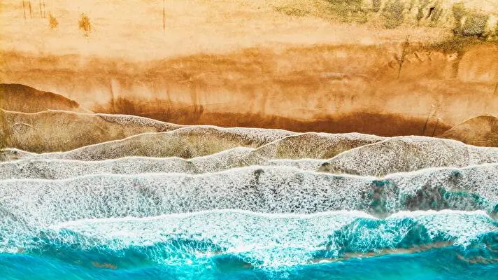 Waves 4K theme for Windows 11 Slideshow image 7