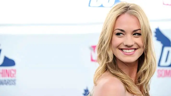 Yvonne Strahovski1 theme for Windows 11 Slideshow image 5